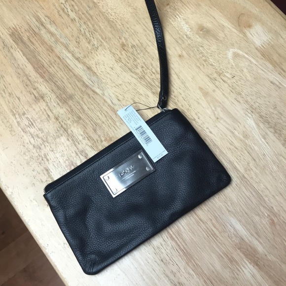Soft leather wristlet - Picture 2 of 4